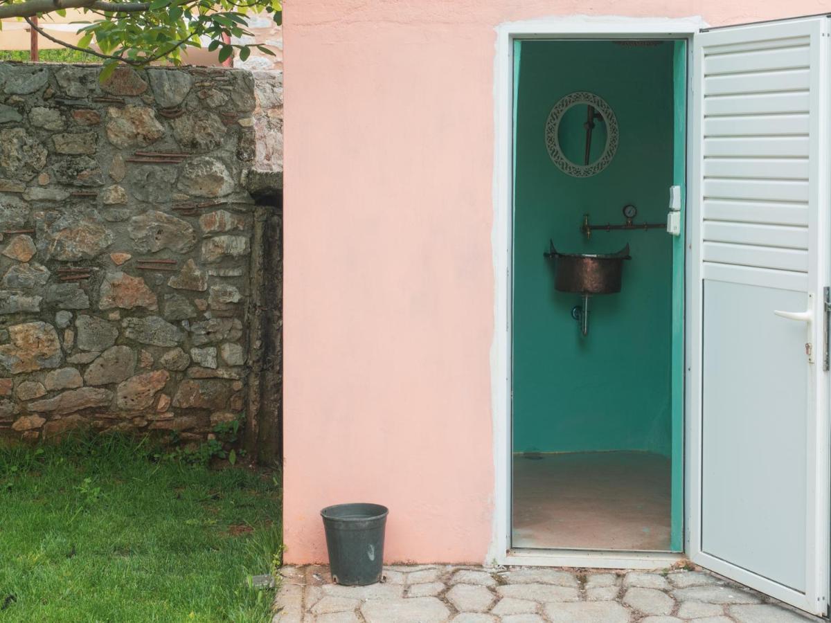 Vintage Stone-Built Country Cottage In Richea Kouloureika Exterior foto
