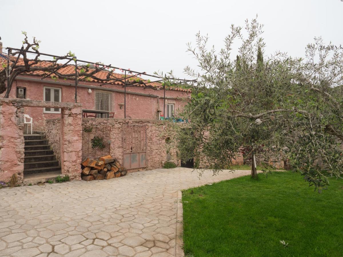 Vintage Stone-Built Country Cottage In Richea Kouloureika Exterior foto